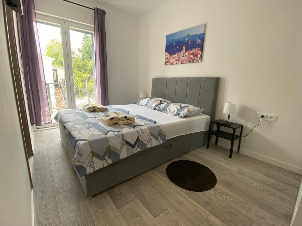 Apartments Ena Kaštela Eksteriør bilde