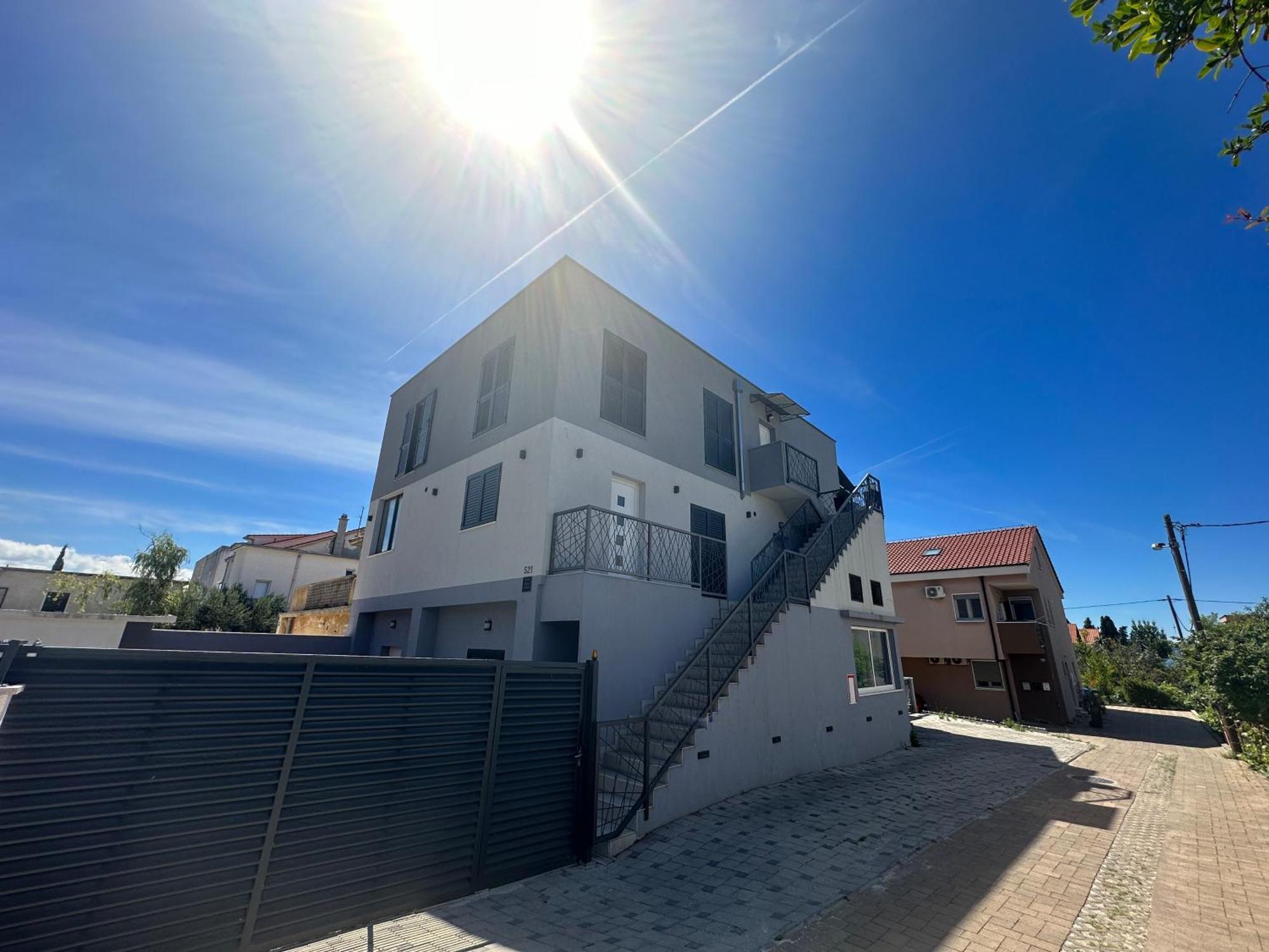 Apartments Ena Kaštela Eksteriør bilde